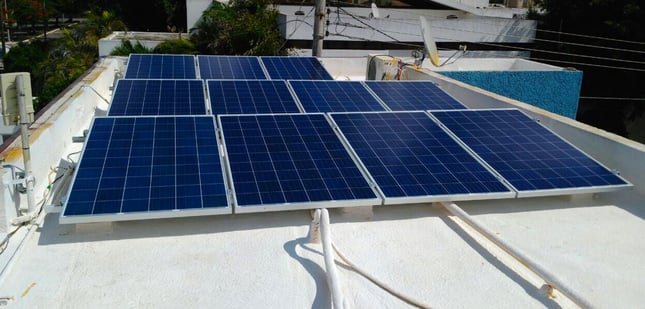 Paneles solares funcionan con la CFE