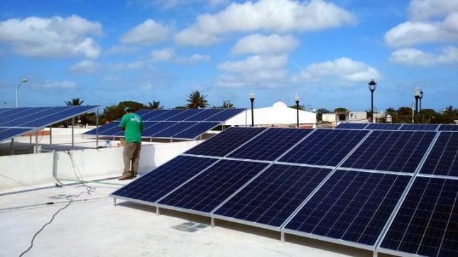 Paneles solares en progreso yucatán.jpg