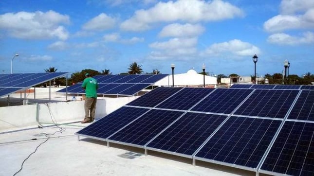 Paneles solares en progreso yucatán.jpg