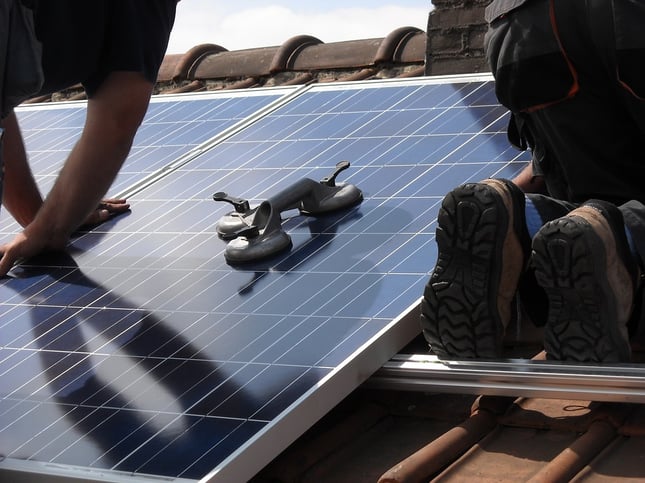 paneles solares temporada de calor.jpg